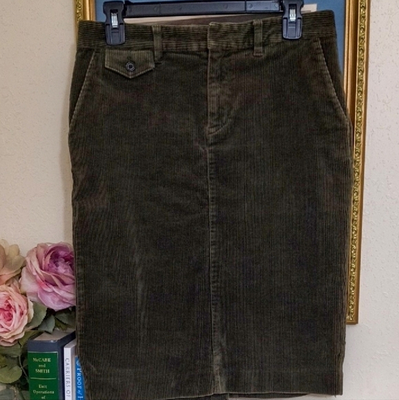 Lauren Ralph Lauren Dresses & Skirts - Olive Corduroy Pencil Skirt Size 4 Feminine Pumpkin Patch Pictures Whimsigoth